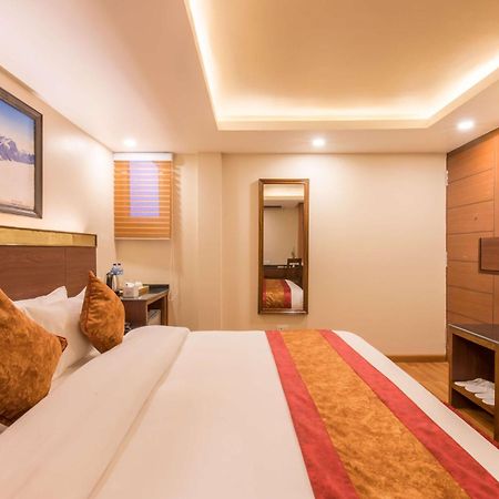 Hotel Infinity International Near Igi Airport Ню Делхи Екстериор снимка
