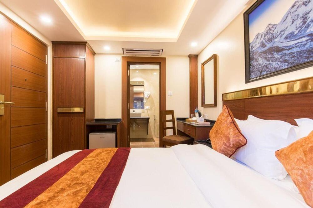 Hotel Infinity International Near Igi Airport Ню Делхи Екстериор снимка